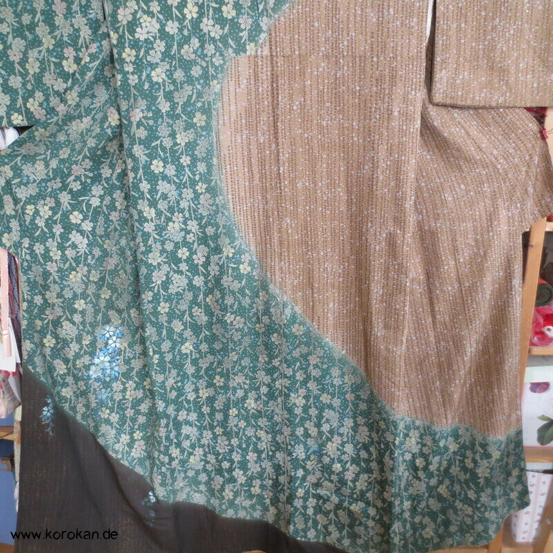 Sakura bei Nacht Seide mit viel Gold, Araihari Homongi Kimono