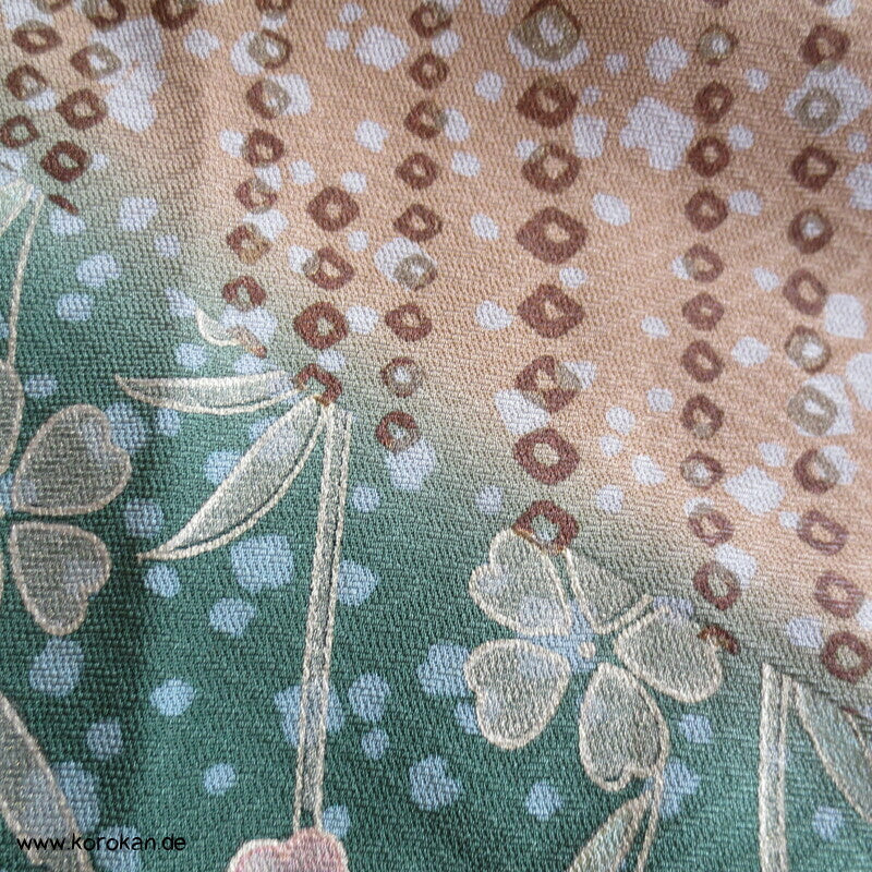 Sakura bei Nacht Seide mit viel Gold, Araihari Homongi Kimono