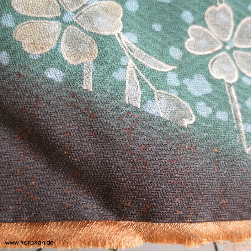 Sakura bei Nacht Seide mit viel Gold, Araihari Homongi Kimono