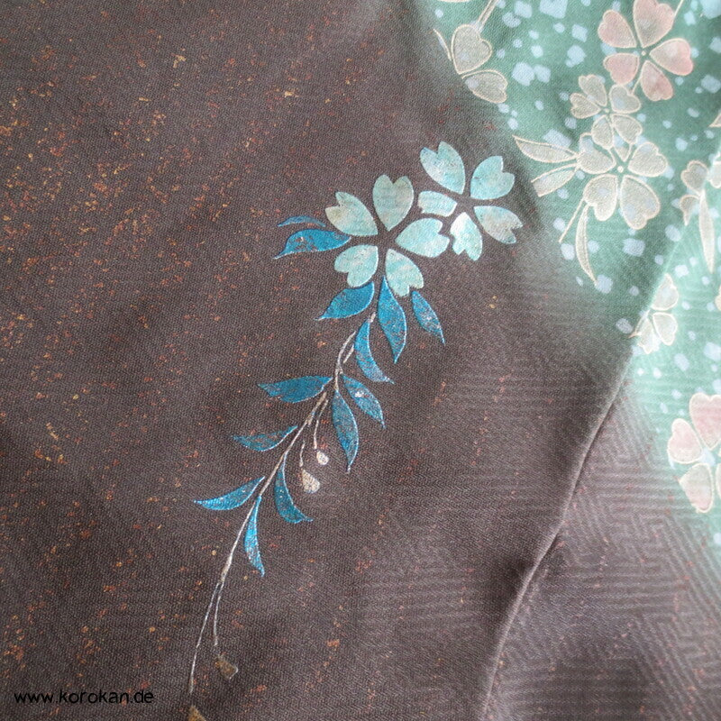 Sakura bei Nacht Seide mit viel Gold, Araihari Homongi Kimono
