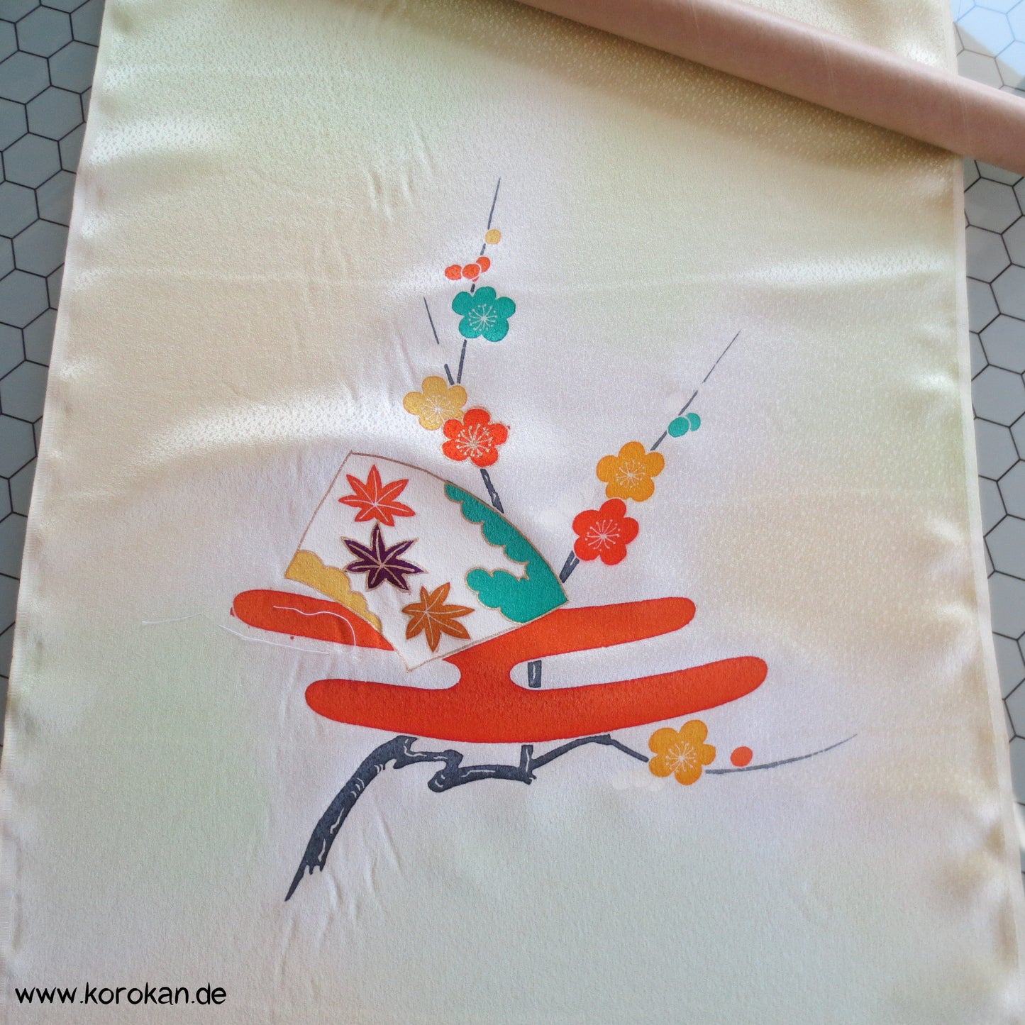 Egasumi Blüten Rinzu Seiden Damast Kimono Tanmono