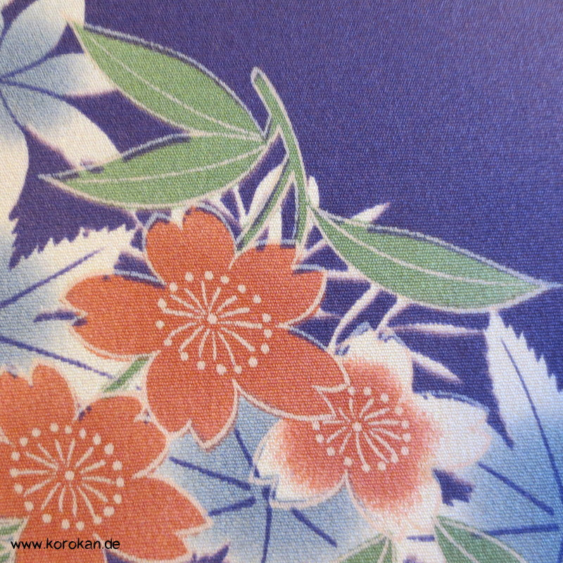 diagonaler Blumenstreifen Kimono Seidencrepe