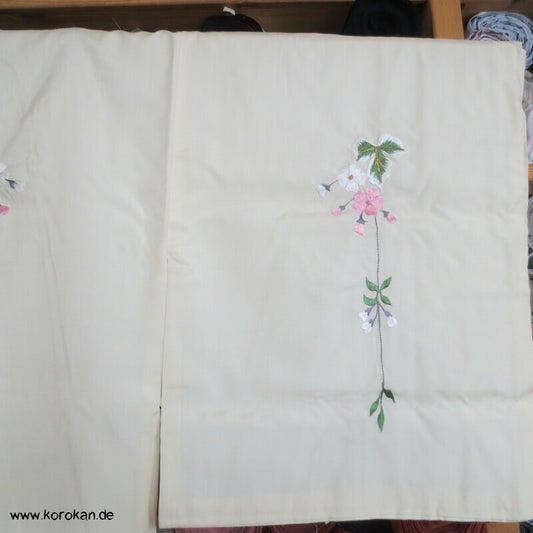 Hayashi Kimono als Juban, Seide, bestickt