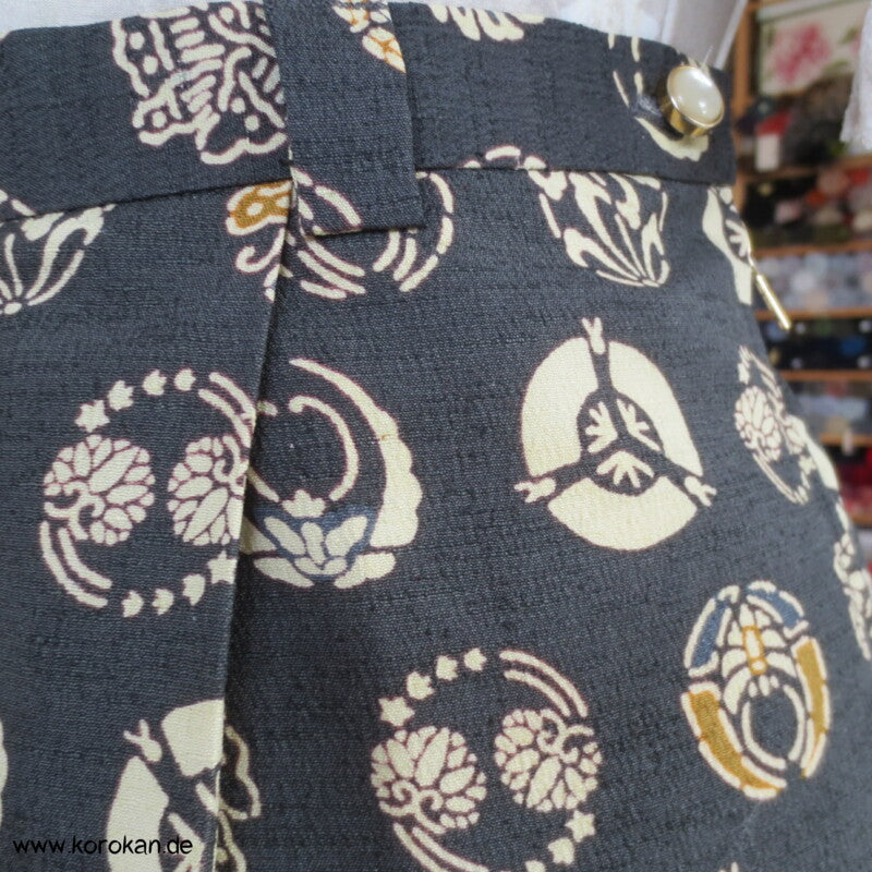 schmaler Rock aus Kimono Wolle Seide Tsumugi mit lauter Mon