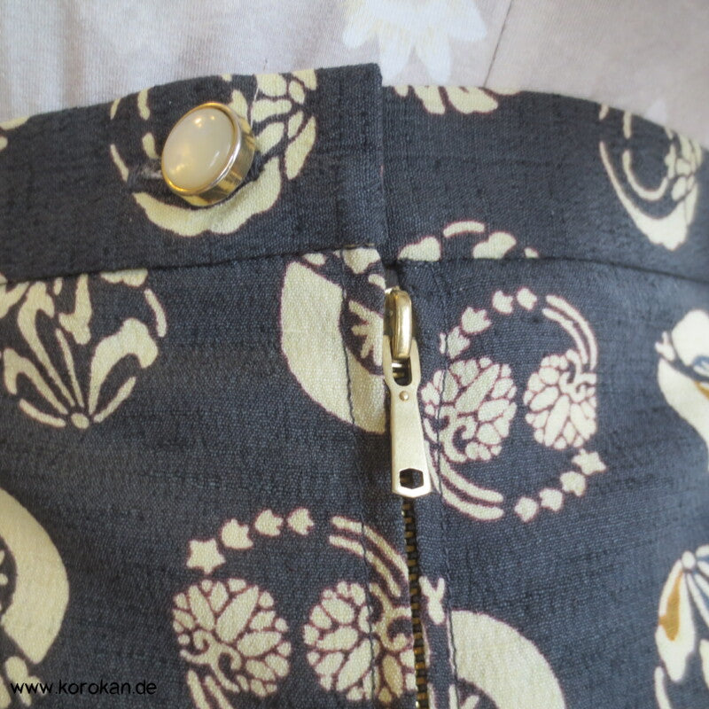 schmaler Rock aus Kimono Wolle Seide Tsumugi mit lauter Mon