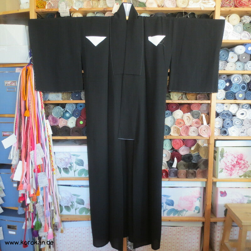 Mofuku 5 Mon formeller Kimono aus Rho gewebter Seide