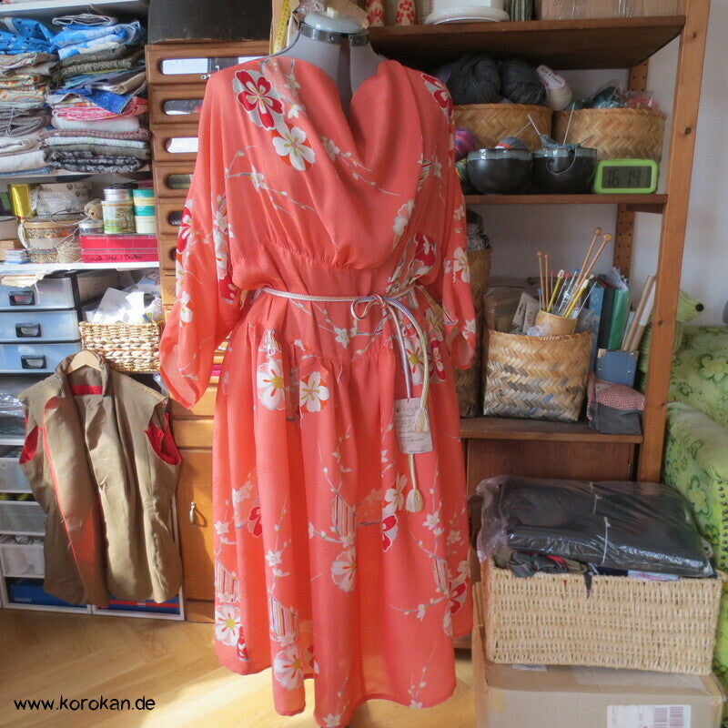 Japan Kimono Seiden Upcycling Kleid, Blütenzweige Crepe, Gr. XL