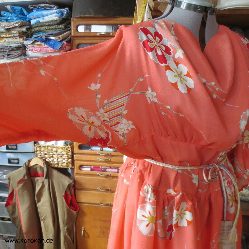 Japan Kimono Seiden Upcycling Kleid, Blütenzweige Crepe, Gr. XL