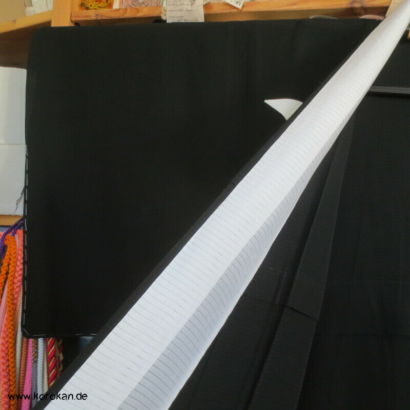 Mofuku 5 Mon formeller Kimono aus Rho gewebter Seide