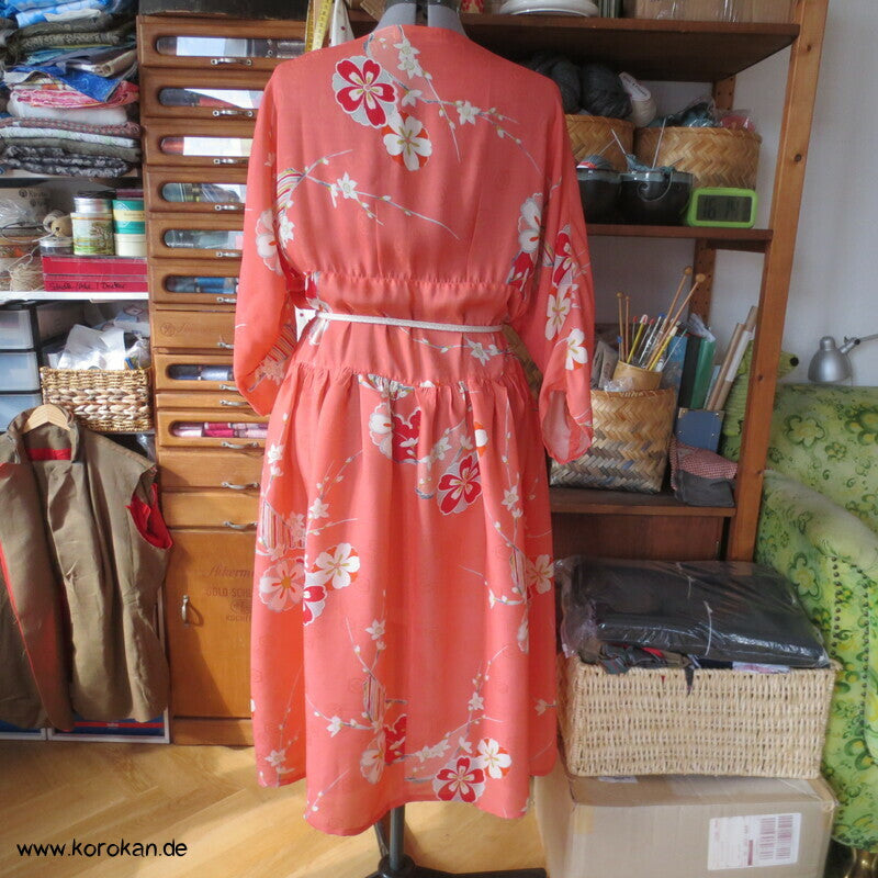Japan Kimono Seiden Upcycling Kleid, Blütenzweige Crepe, Gr. XL