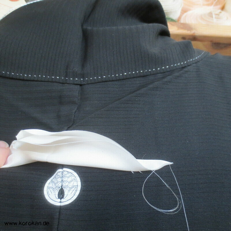 Mofuku 5 Mon formeller Kimono aus Rho gewebter Seide