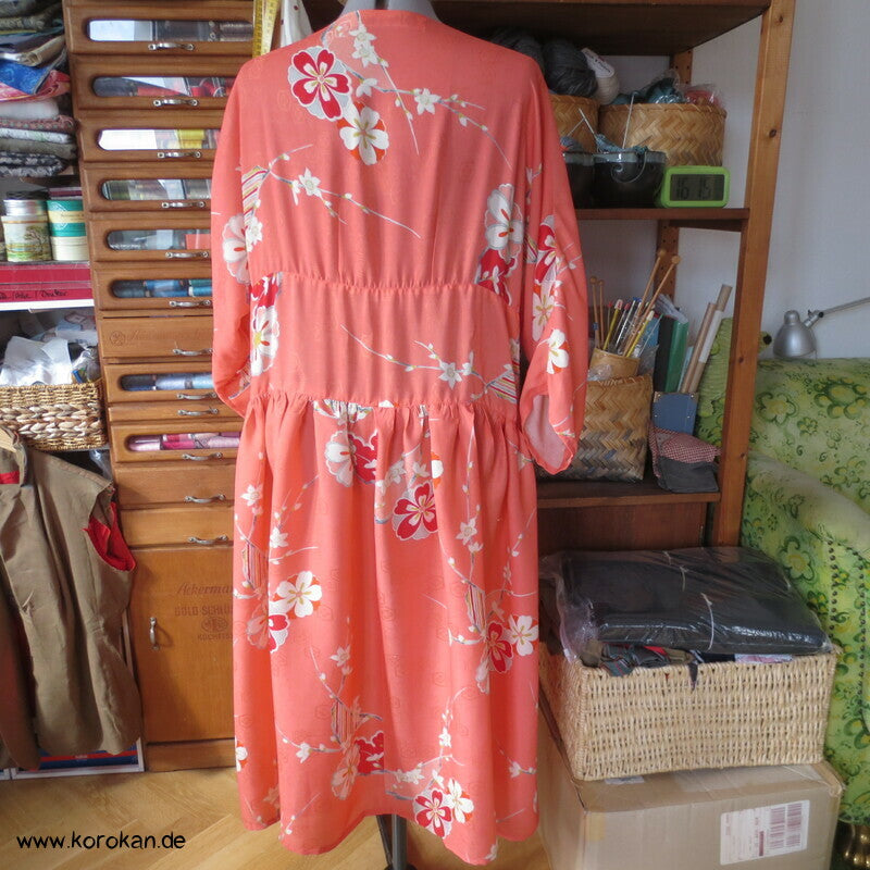 Japan Kimono Seiden Upcycling Kleid, Blütenzweige Crepe, Gr. XL