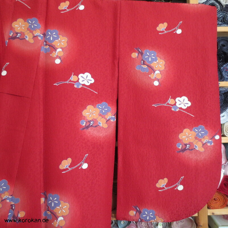 japanischer Ume Blüten auf dunkelrot Chu Furisode - Synthetik, waschbar