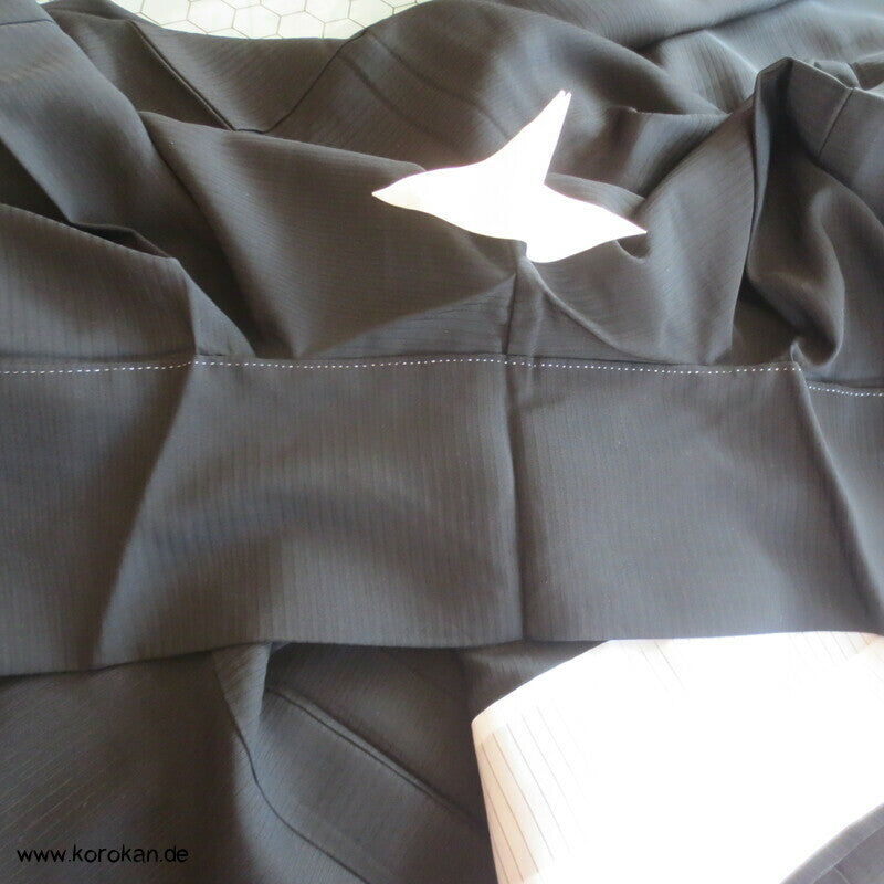 Mofuku 5 Mon formeller Kimono aus Rho gewebter Seide