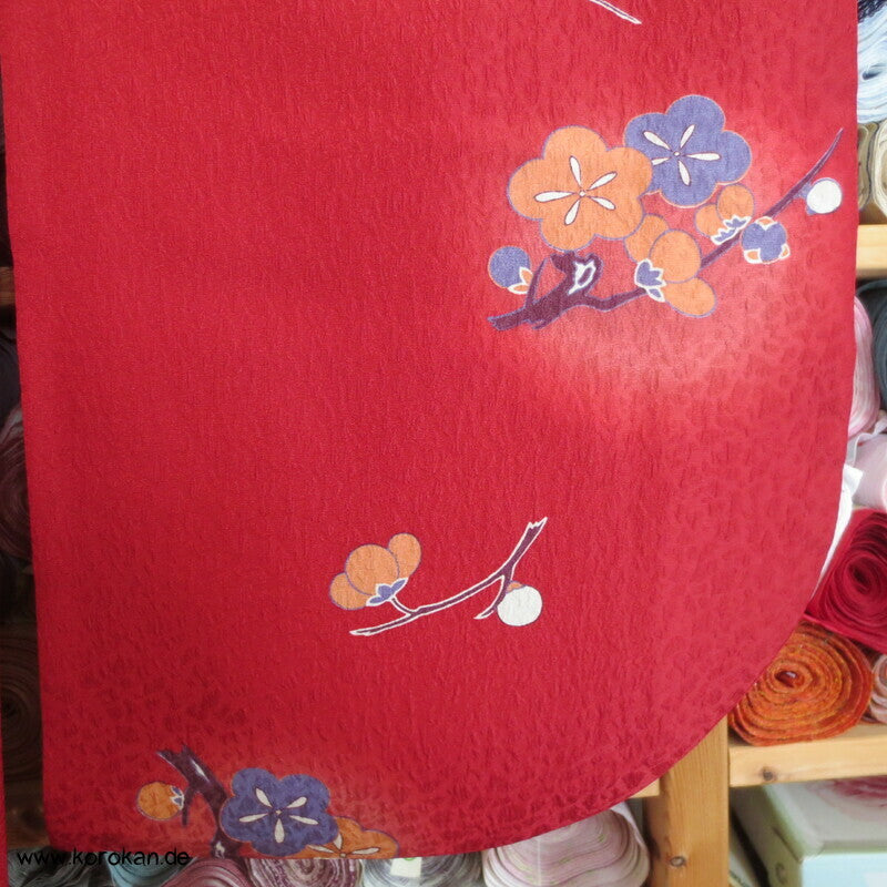 japanischer Ume Blüten auf dunkelrot Chu Furisode - Synthetik, waschbar