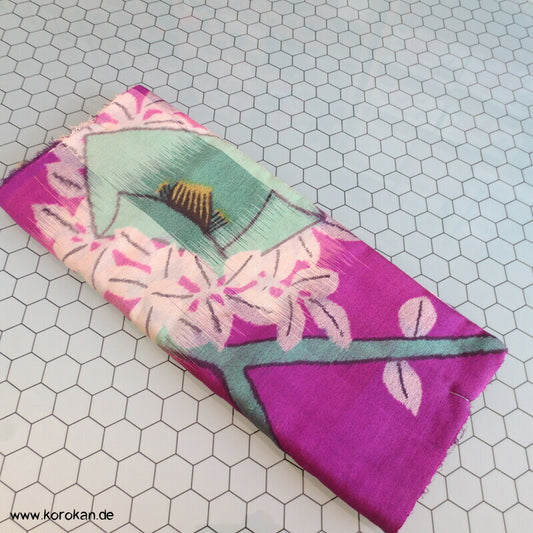 Japan Art Deco Kamelien mint - lila Araihari Meisen Seide