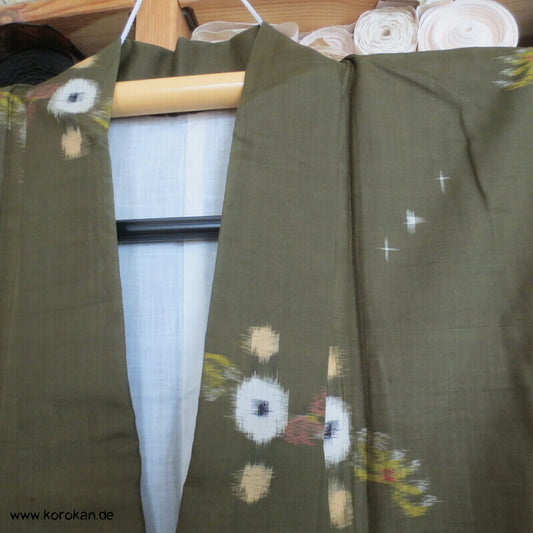 Japan Art Deco Chrysanthemen auf oliv Meisen Seiden Kimono