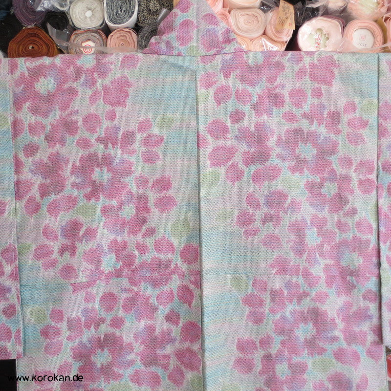 Kasuri Blüten Tsumugi Seiden Kimono