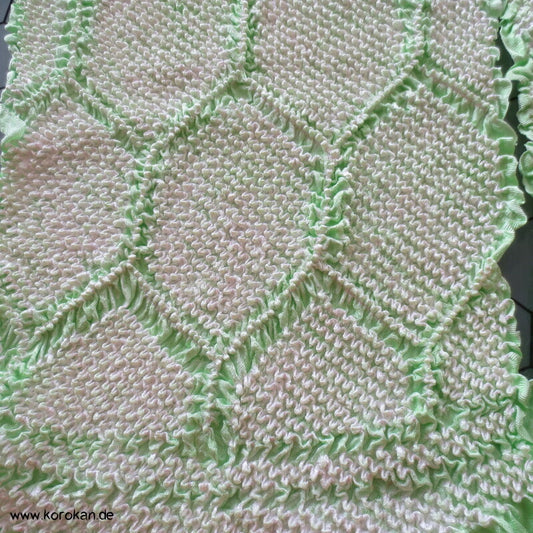 Obiage Shibori Kikko auf hellgrün, Sayagata Rinzu Seidendamast