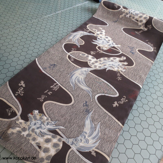 Shishi Löwen, Kanji Honan Seide