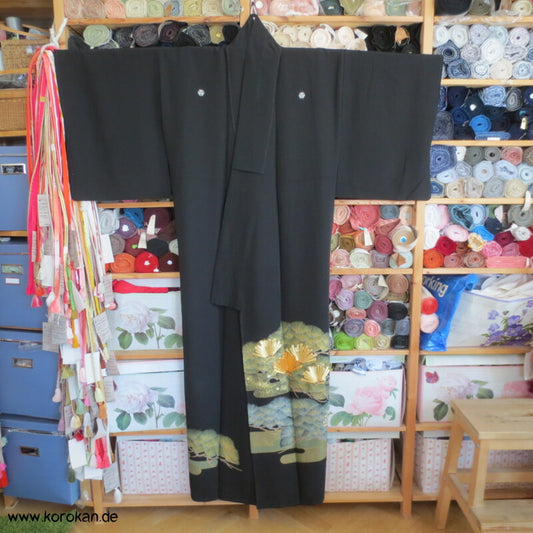 junge Kiefer bestickt Tomesode Seiden Kimono