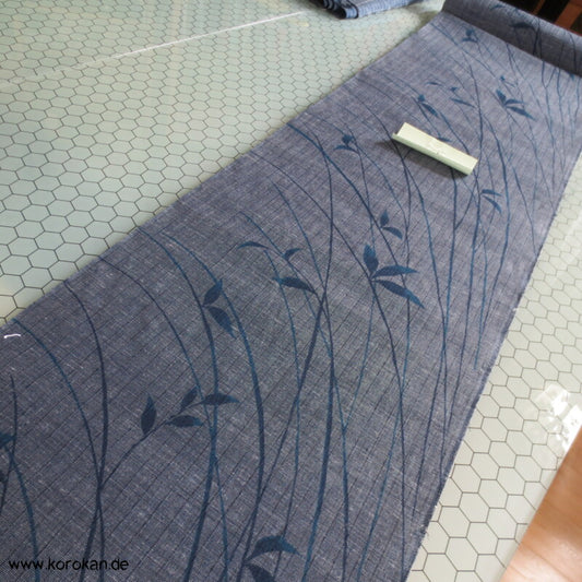 jeansblaue Zweige - leicht transparent, Kimono Tanmono