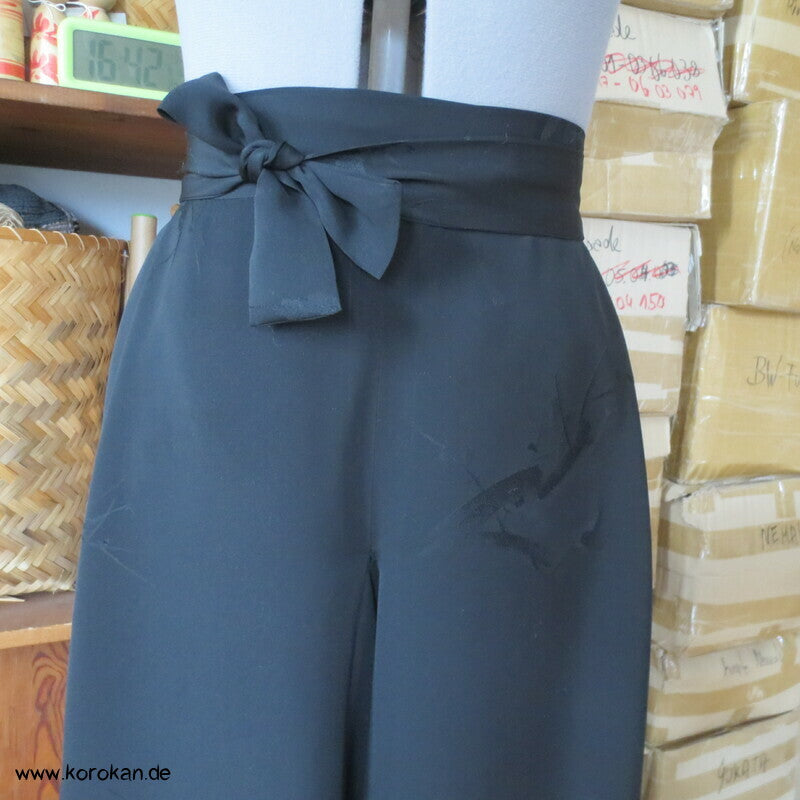 Hakama artige Hose, schwarzer Haori Kimono Seidendamast