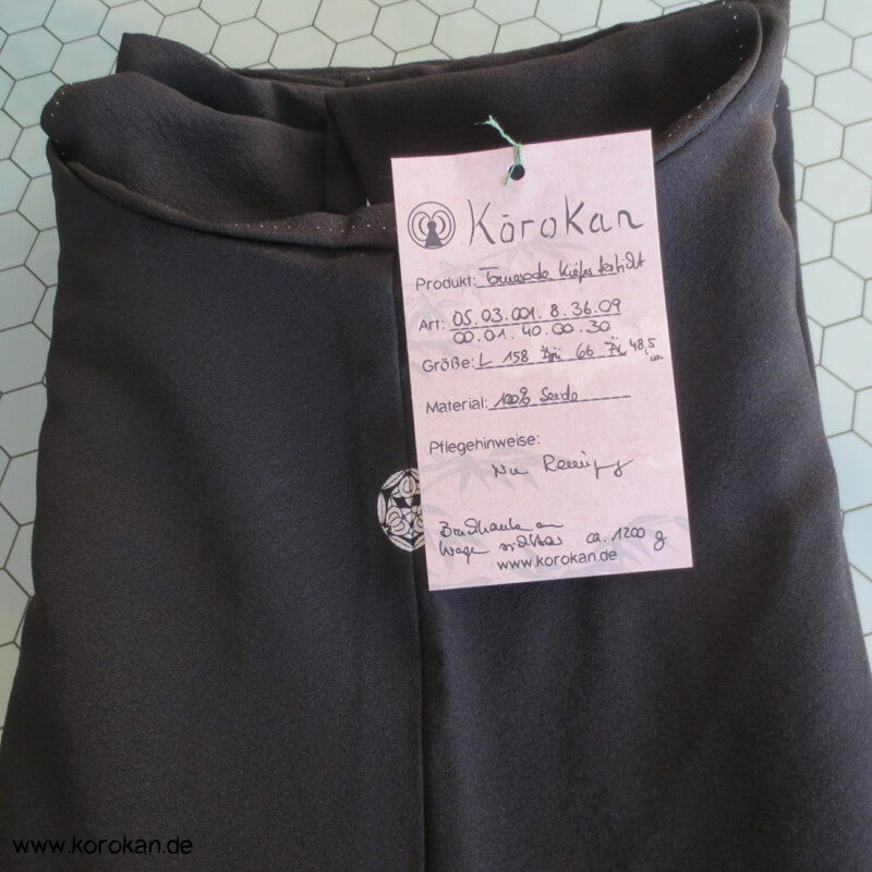 junge Kiefer bestickt Tomesode Seiden Kimono