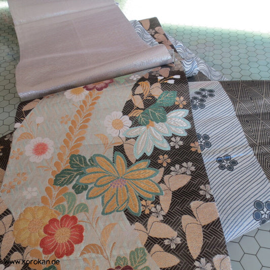 silber - blau - bunter Blütenbrokat doppelseitiger Fukuro Obi