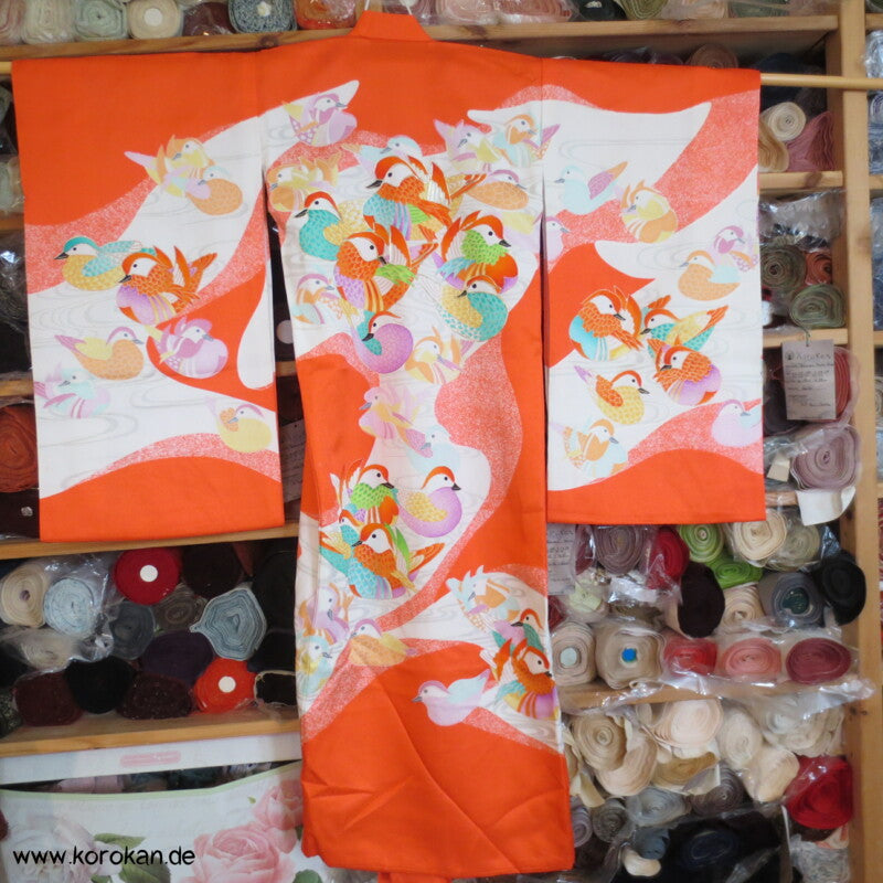 kleine Mädchen Furisode - Prachtkimono, Mandarinenten, Goldstickerei