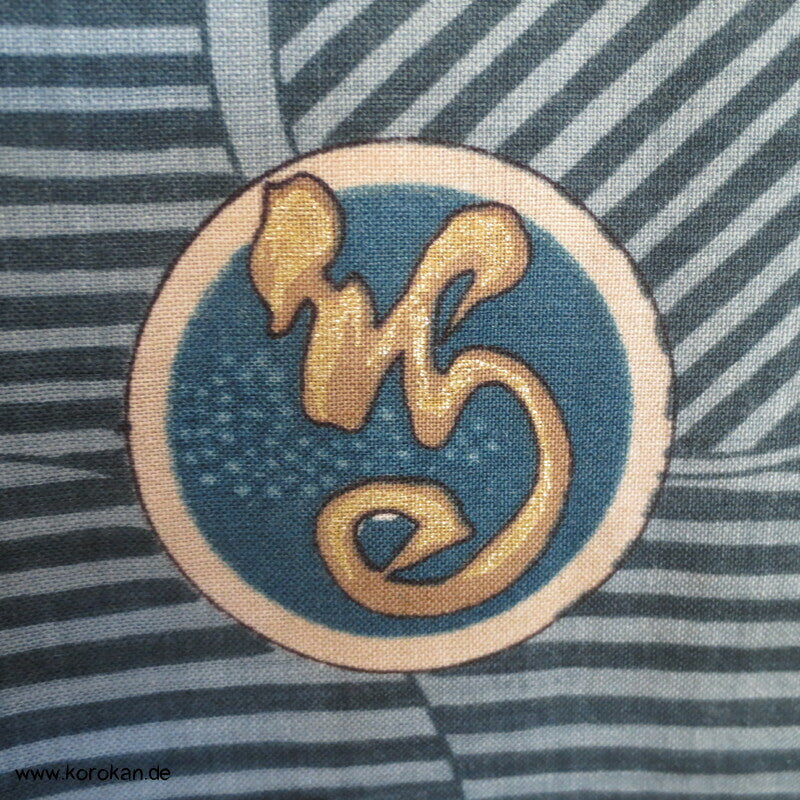 Mon auf Wollmuslin Juban