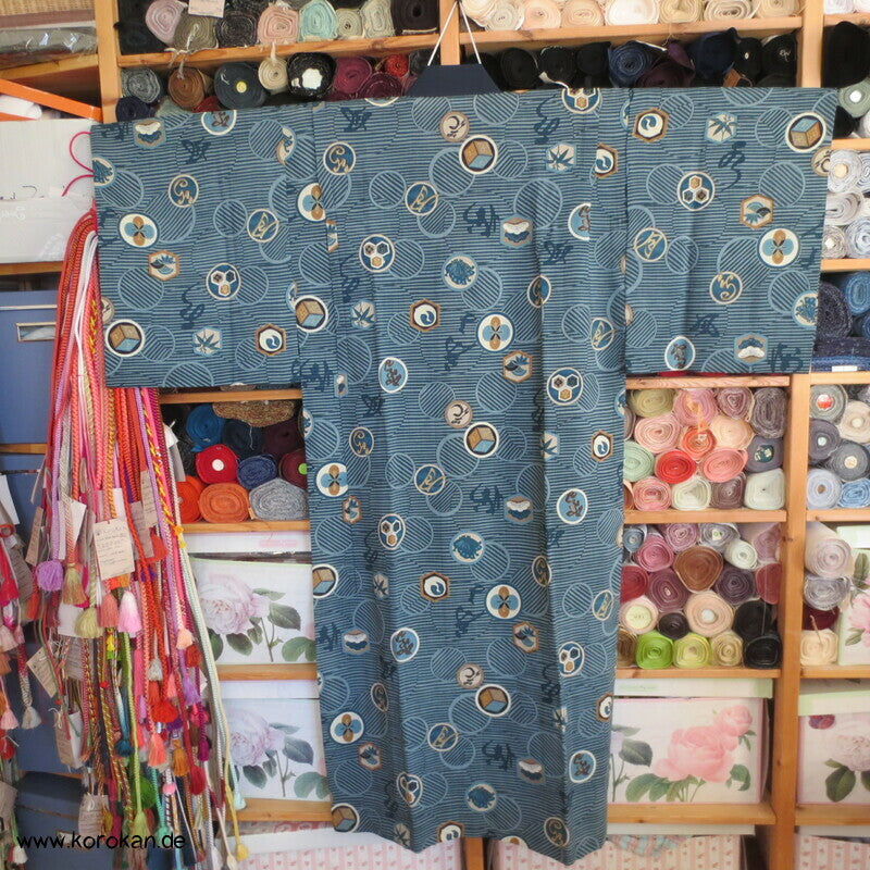 Mon auf Wollmuslin Juban
