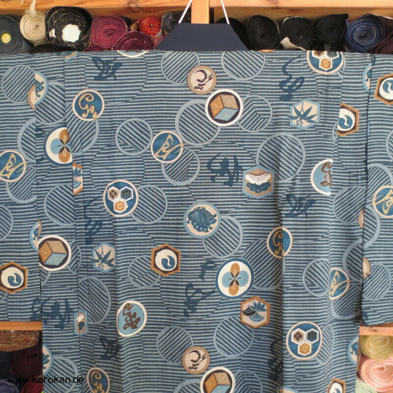 Mon auf Wollmuslin Juban