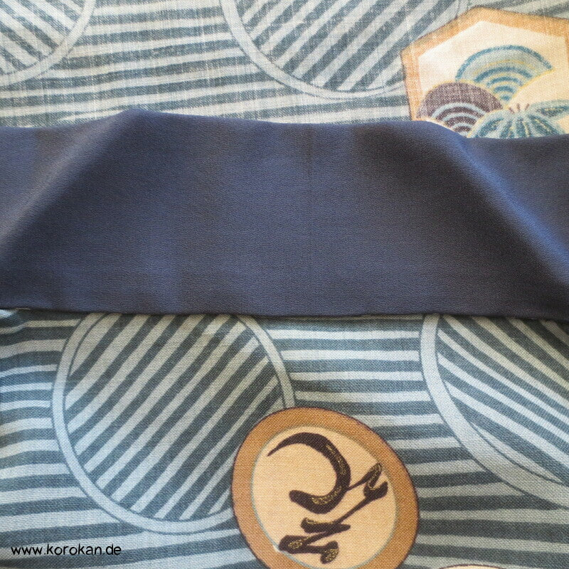 Mon auf Wollmuslin Juban