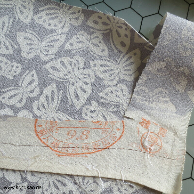 Schmetterlinge auf blaugrau Kimono japanische Chirimen Crepe Seide