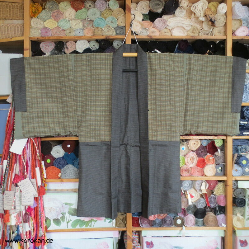 Tsumugi Kasuri Männer Haori Kimono Jacke, Fächerbild im Futter