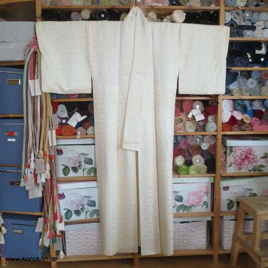 Shiromuku Hochzeits Kimono, Rinzu Seiden Damast mit Diamantkranichpaaren