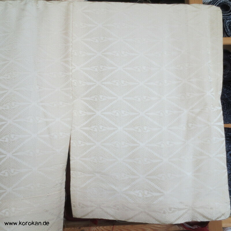 Shiromuku Hochzeits Kimono, Rinzu Seiden Damast mit Diamantkranichpaaren