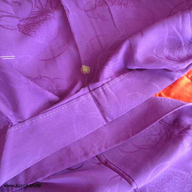 Furisode Seiden Kimono, Murasaki lila, antik, teilbestickt