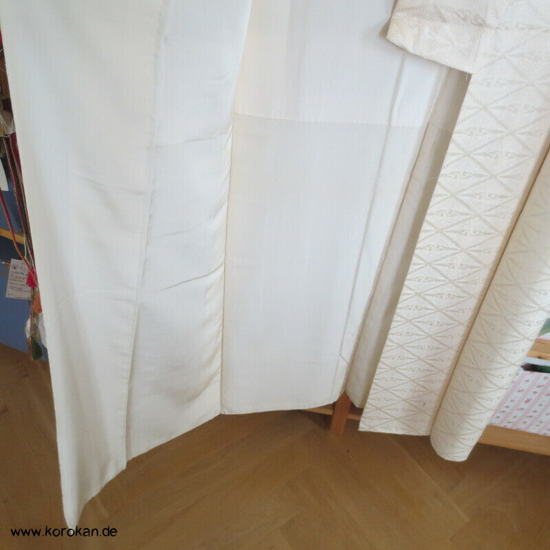 Shiromuku Hochzeits Kimono, Rinzu Seiden Damast mit Diamantkranichpaaren