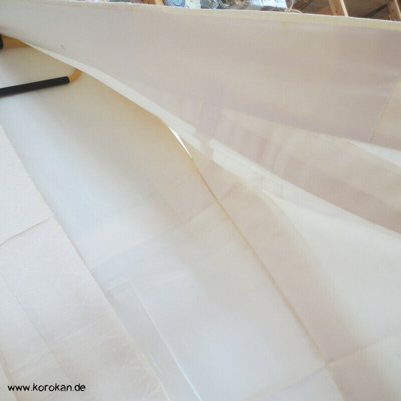 Shiromuku Hochzeits Kimono, Rinzu Seiden Damast mit Diamantkranichpaaren