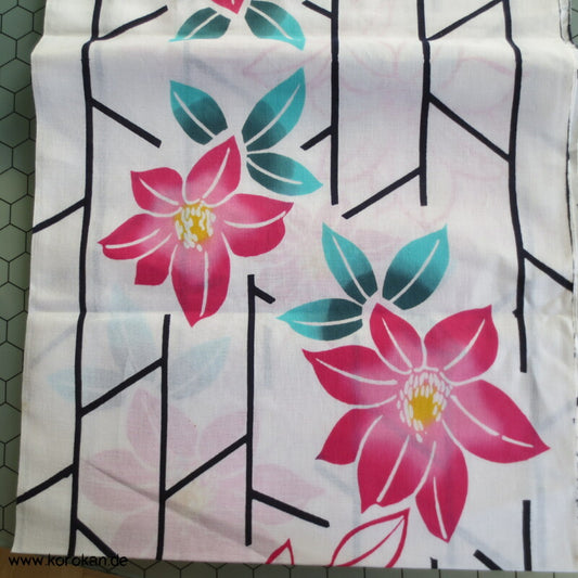 Pinke Blüten vor Higaki Muster Yukata Kimono Baumwollstoff