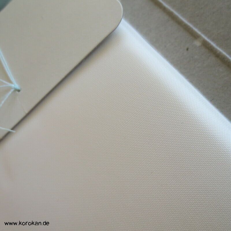 originalverpackter feiner weißer Futterstoff für Kimono
