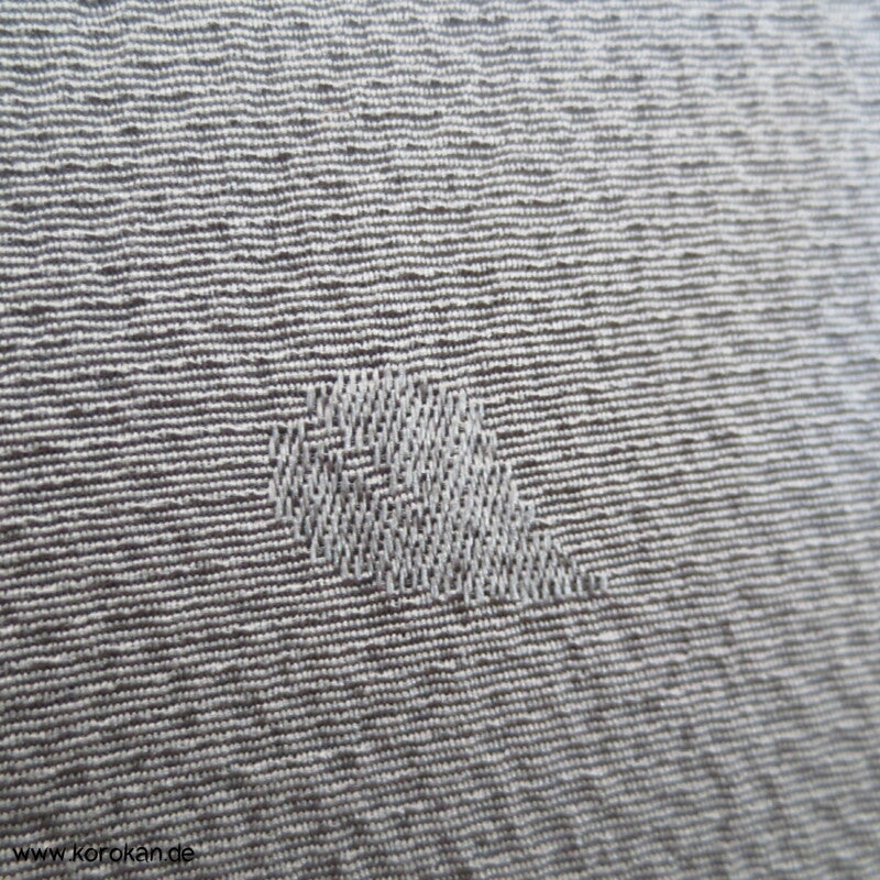 grau, kleine Stickereien Komon / Tsukesage Seiden Kimono