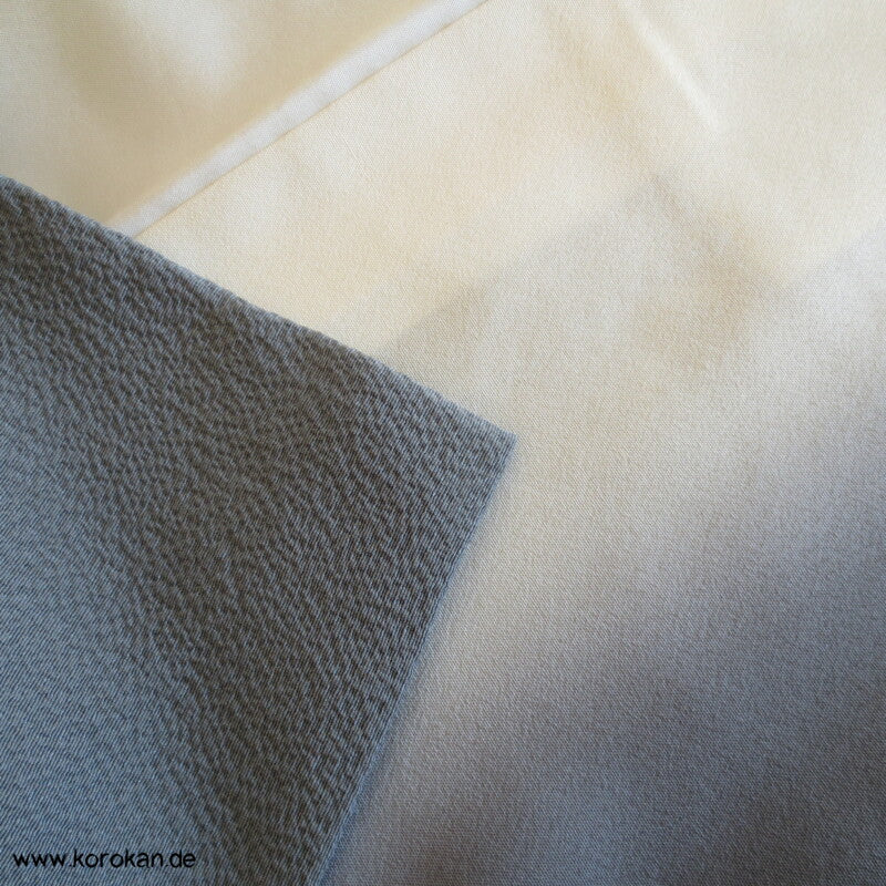 grau, kleine Stickereien Komon / Tsukesage Seiden Kimono