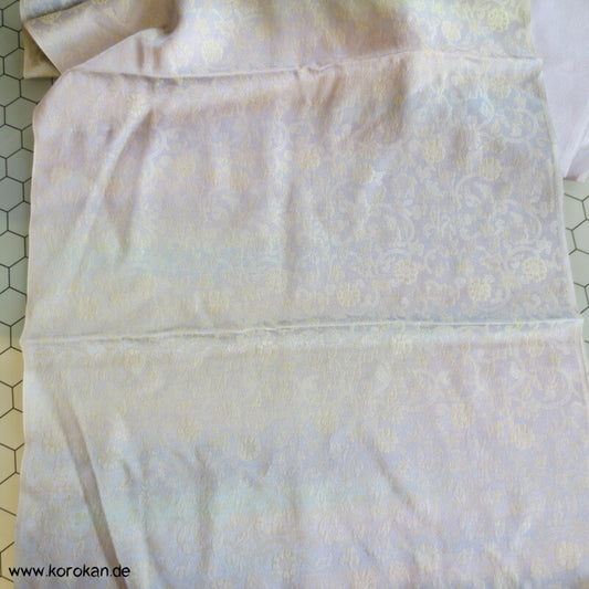 fliederfarbener Omeshi Jacquard Stoffrest japanische Seide