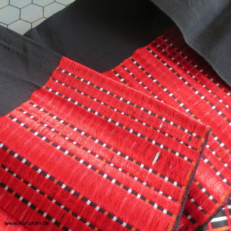 rotes Karo auf schwarz Seiden Hanhaba Obi