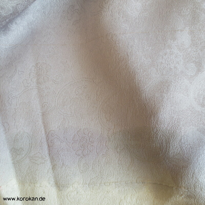 fliederfarbener Omeshi Jacquard Stoffrest japanische Seide