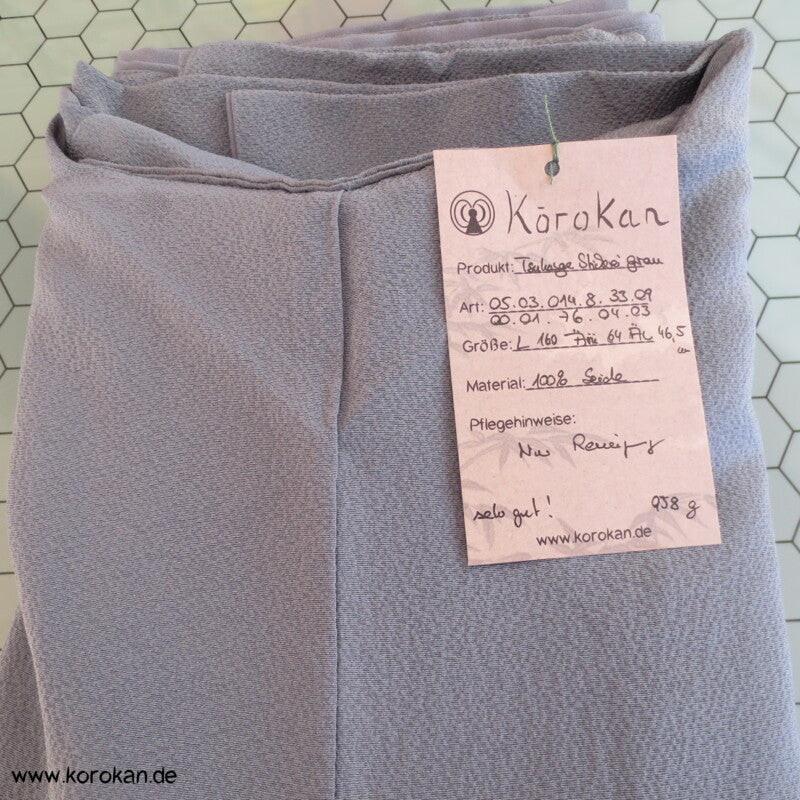 grau, kleine Stickereien Komon / Tsukesage Seiden Kimono