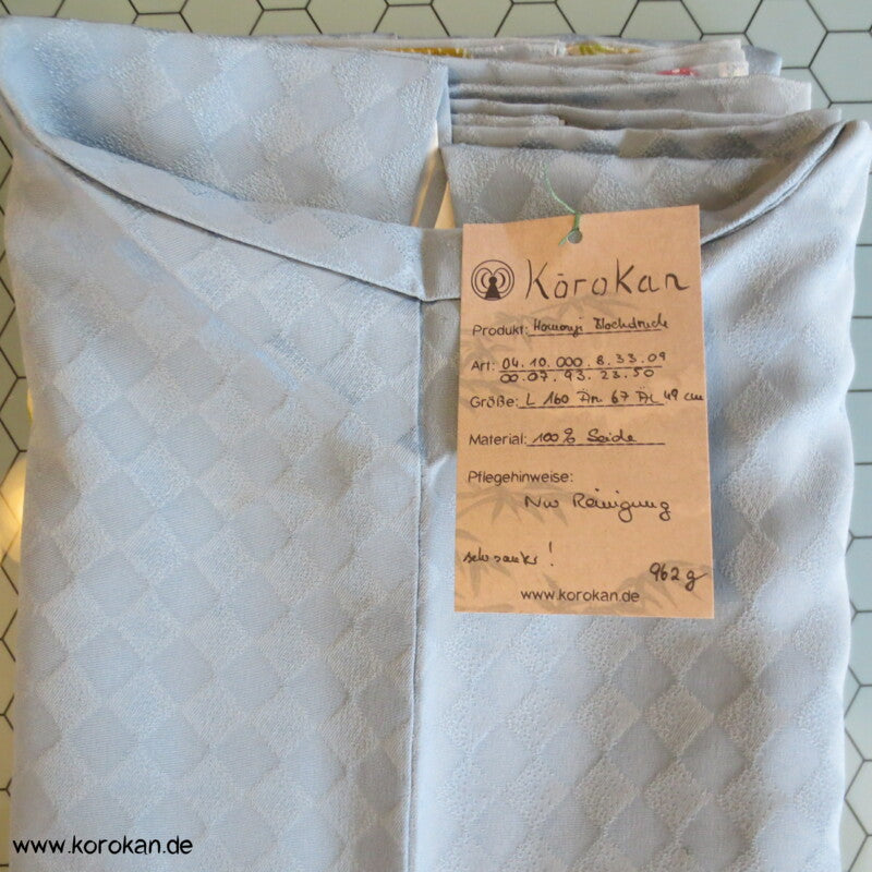 Blockdruck - Bingata Ichimatsu Karo Seidendamast Homongi Kimono